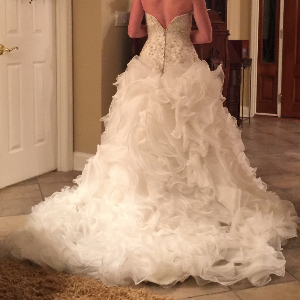 Elegant White Strapless Gown